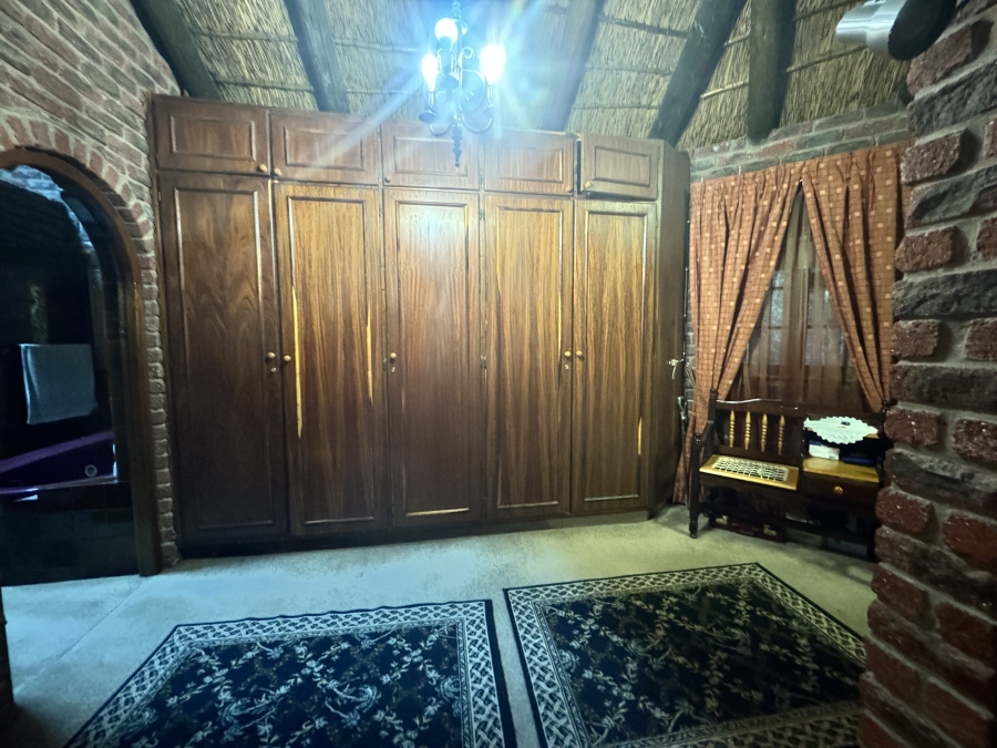 6 Bedroom Property for Sale in Doringkruin North West